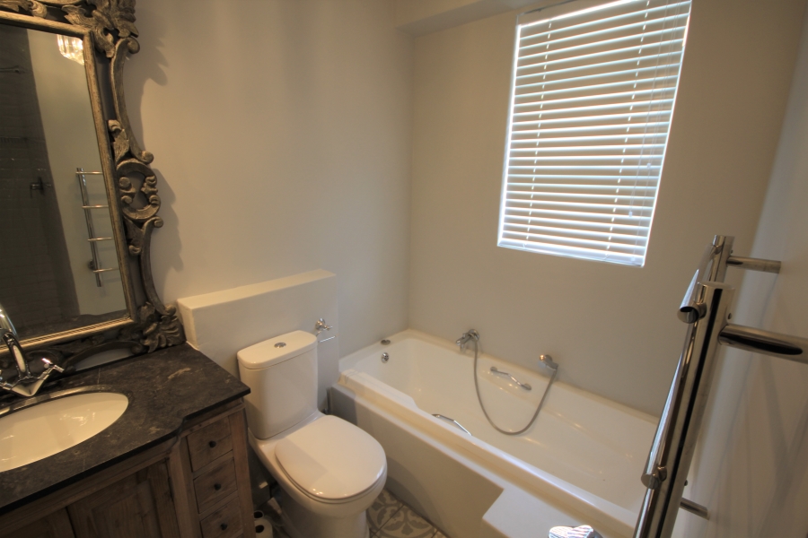 To Let 2 Bedroom Property for Rent in Sea Point Western Cape